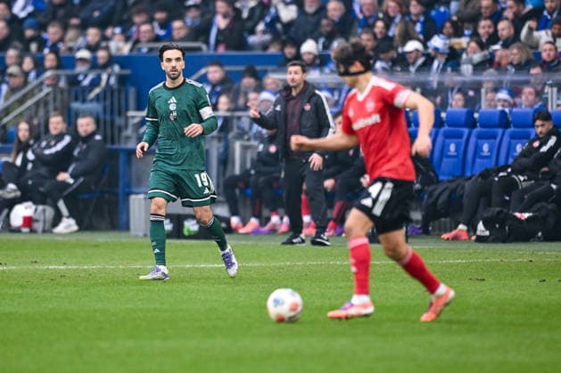 14 12 2025, Football, 2 Bundesliga, Season 2025 2026, Matchday 16, FC Schalke 04 1 FC Nürnberg, Kenan Karaman FC Schalke 04 , Fabio Gruber 1 FC Nürnberg xRHR PHOTO YYx Copyright: KROEGER RHR-FOTOx RHR-FOTO YY