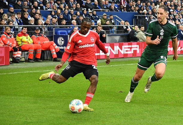 14 12 2025, xhbx, Fußball 2 Bundesliga, FC Schalke 04 1 FC Nürnberg v l Mohamed Ali Zoma 1 FC Nuernberg DFL DFB REGULATIONS PROHIBIT ANY USE OF PHOTOGRAPHS as IMAGE SEQUENCES and or QUASI VIDEO Gelsenkirchen