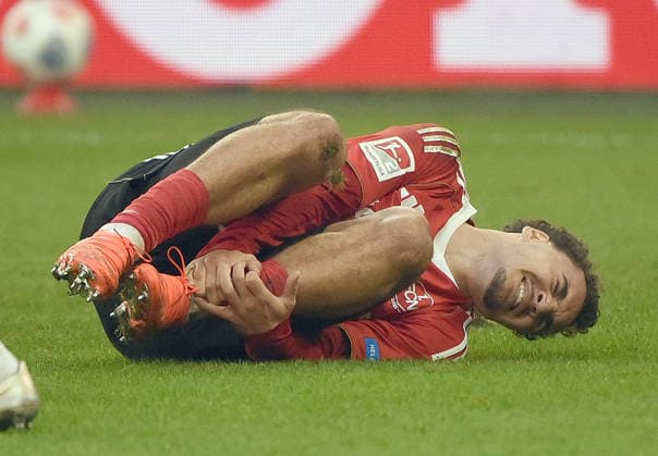 14 12 2025, xhbx, Football 2 Bundesliga, FC Schalke 04 1 FC Nuremberg v l Rafael Lubach 1 FC Nuremberg injured, injury, DFL DFB REGULATIONS PROHIBIT ANY USE OF PHOTOGRAPHS as IMAGE SEQUENCES and or QUASI VIDEO Gelsenkirchen