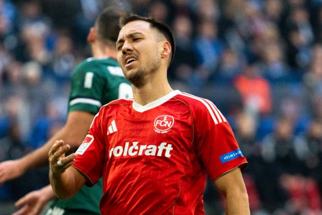 Germany 2 Bundesliga 2025 26, 14 Matchday FC Schalke 04 vs 1 FC Nuremberg 14 12 2025 Veltins Arena Gelsenkirchen, North Rhine-Westphalia Julian Justvan 1 FC Nuremberg, 10 Copyright: xCelinaxLeiersx