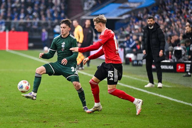 14 12 2025, Football, 2 Bundesliga, Season 2025 2026, Matchday 16, FC Schalke 04 1 FC Nürnberg, Vitalie Becker FC Schalke 04 , Tim Drexler 1 FC Nürnberg xRHR PHOTO YYx Copyright: KROEGER RHR-FOTOx RHR-FOTO YY