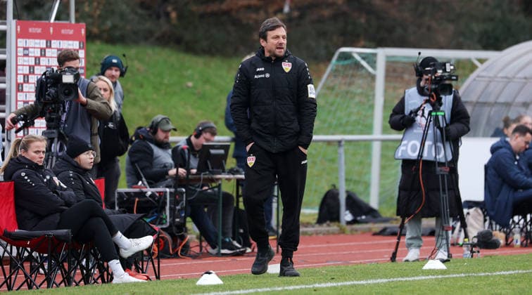 BAU 14 12 2025 Stuttgart Womens soccer VfB Stuttgart vs SC Sand, coach Heiko Heiko Gerber VfB