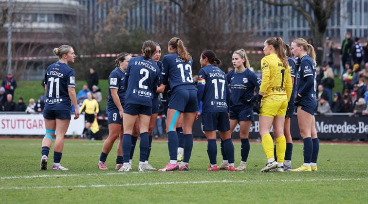 BAU 14 12 2025 Stuttgart Womens soccer VfB Stuttgart vs SC Sand, the Sande players form a circle after conceding the 2-0 goal