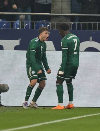 14 12 2025 Soccer season 2025 2026 2 Soccer Bundesliga 16 Matchday FC Schalke 04 S04 Knappen 1 FC Nürnberg FCN Club Sportfoto Zink DaMa xdaxmax DFL regulations prohibit any use of photographs as image sequences and or quasi video only for editorial use Jubel Freude Torjubel nach Tor zum 1 0 Vitalie Becker 33, FC Schalke 04 S04 Hasan Kurucay 4, FC Schalke 04 S04 jubelt freut sich Torschütze Vitalie Becker 33, FC Schalke 04 S04