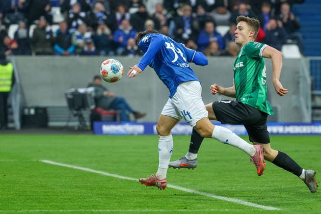 2025 12 14 xjfx 2 Bundesliga SV Darmstadt 98 SC Preussen Muenster v l ,Kilian Julian Corredor SV Darmstadt 98 heads the goal to 1 0, Jano Ter Horst Preussen Muenster DFL DFB REGULATIONS PROHIBIT ANY USE OF PHOTOGRAPHS as IMAGE SEQUENCES and or QUASI VIDEO Copyright: JoaquimxFerreira