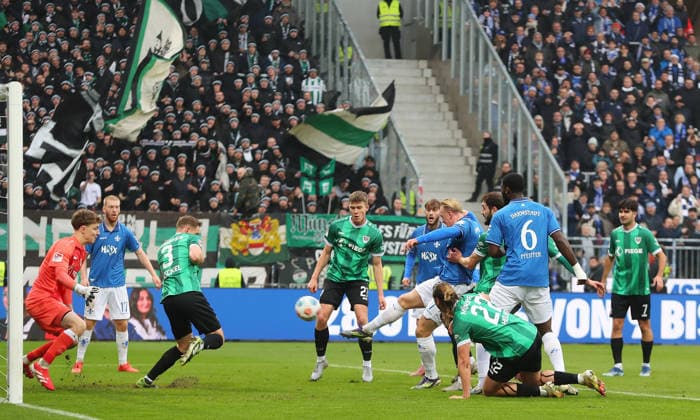 14 12 2025, xtvx, Fussball 2 Bundesliga, SV Darmstadt 98 Preußen Münster v l Torschuss, has a shot on goal Isac Lidberg SV Darmstadt 98 DFL DFB REGULATIONS PROHIBIT ANY USE OF PHOTOGRAPHS as IMAGE SEQUENCES and or QUASI VIDEO Darmstadt