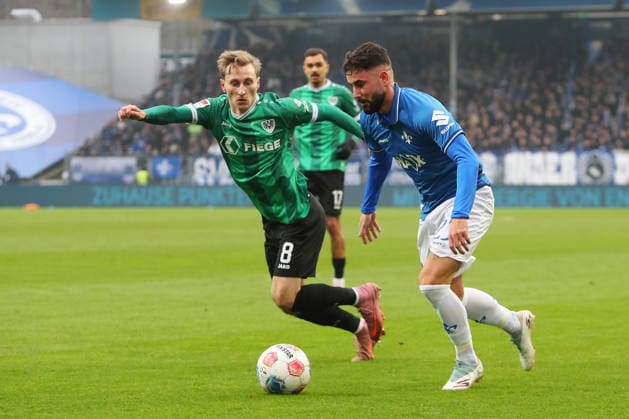 duel, duel, duel, tackle, compete Joshua Mees Preussen Muenster Marco Richter SV Darmstadt 98 14 12 2025, xtvx, Fußball 2 Bundesliga, SV Darmstadt 98 Preußen Münster v l DFL DFB REGULATIONS PROHIBIT ANY USE OF PHOTOGRAPHS as IMAGE SEQUENCES and or QUASI VIDEO Darmstadt