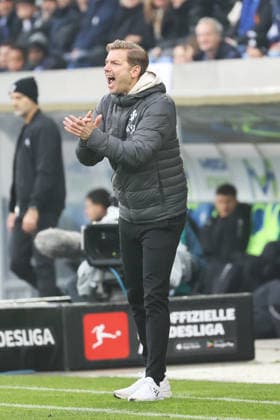 14 12 2025, xtvx, Fußball 2 Bundesliga, SV Darmstadt 98 Preußen Münster v l Trainer Florian Kohfeldt SV Darmstadt 98 gibt Anweisungen, gestikuliert, mit den Armen gestikulieren gives instructions, gesticulates DFL DFB REGULATIONS PROHIBIT ANY USE OF PHOTOGRAPHS as IMAGE SEQUENCES and or QUASI VIDEO Darmstadt