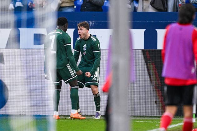 14 12 2025, Football, 2 Bundesliga, Season 2025 2026, Matchday 16, FC Schalke 04 1 FC Nürnberg, Vitalie Becker FC Schalke 04 celebrates the goal for 1 0, xRHR PHOTO YYx Copyright: KROEGER RHR-FOTOx RHR-FOTO YY