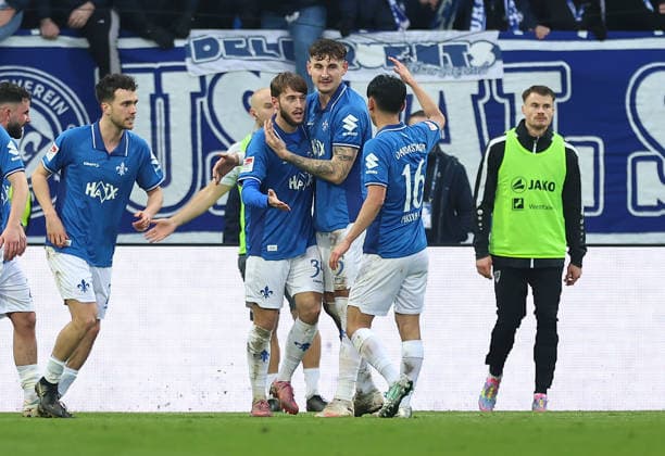 14 12 2025, Fußball 2 Bundesliga, SV Darmstadt 98 SC Preußen Münster, emonline, emspor, despor, v l , Torjubel zum 1 0 durch Killian Corredor SV Darmstadt 98 , Goal celebration, celebrate the goal DFL DFB REGULATIONS PROHIBIT ANY USE OF PHOTOGRAPHS AS IMAGE SEQUENCES AND OR QUASI VIDEO xdcx Copyright: HMBxMedia Claus