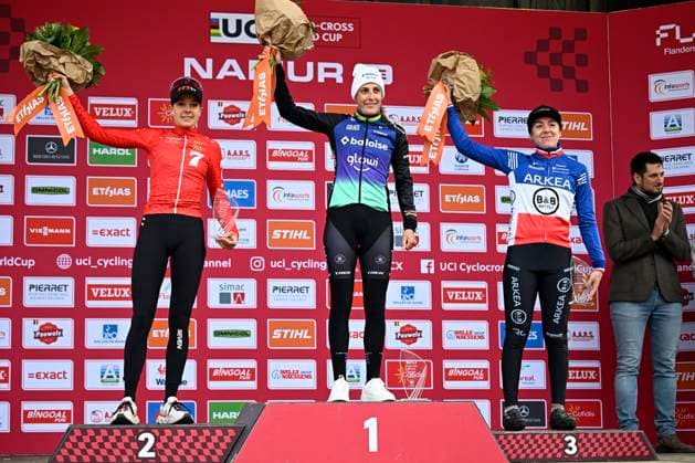 UCI Cyclocross World Cup 2025-2026 Namur NAMUR, BELGIUM - DECEMBER 14 : Van Alphen Aniek (NED) of Seven Racing, Brand Lucinda (NED) of Baloise Glowi Lions and Fouquenet Amandine (FRA) of Arkea-B&B Hotels Woman pictured during the podium ceremony of the 4th leg of the Namur UCI Cyclocross World Cup 2025-2026 a cyclocross race for Women Elite on December 14, 2025 in Namur, Belgium, 14 12 2025 ( Namur Belgium  Copyright: xTomasxSiskx