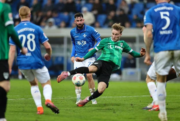 14 12 2025, Football 2 Bundesliga, SV Darmstadt 98 SC Preußen Münster, emonline, emspor, despor, v l , Marco Richter SV Darmstadt 98 , Joshua Mees SC Preußen Münster DFL DFB REGULATIONS PROHIBIT ANY USE OF PHOTOGRAPHS AS IMAGE SEQUENCES AND OR QUASI VIDEO xdcx Copyright: HMBxMedia Claus