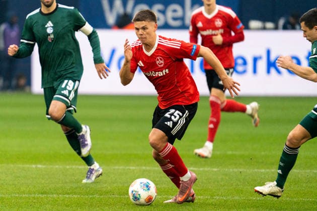 Germany 2 Bundesliga 2025 26, 14 Matchday FC Schalke 04 vs 1 FC Nuremberg 14 12 2025 Veltins Arena Gelsenkirchen, North Rhine-Westphalia Finn Becker 1 FC Nuremberg, 25 Copyright: xCelinaxLeiersx