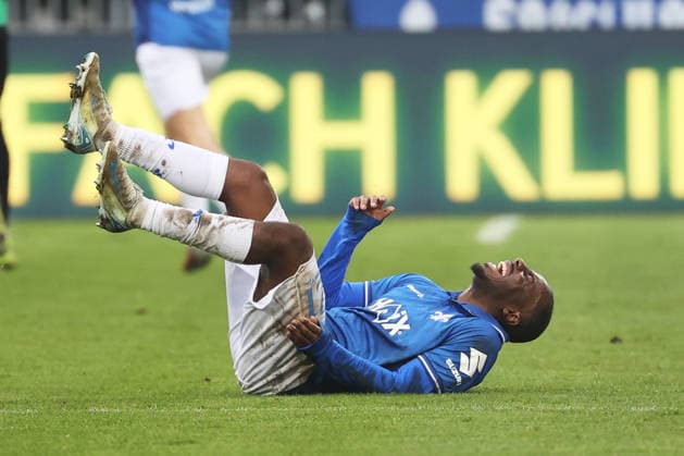 14 12 2025, xtvx, Fußball 2 Bundesliga, SV Darmstadt 98 Preußen Münster v l Verletzung Merveille Papela SV Darmstadt 98 DFL DFB REGULATIONS PROHIBIT ANY USE OF PHOTOGRAPHS as IMAGE SEQUENCES and or QUASI VIDEO Darmstadt