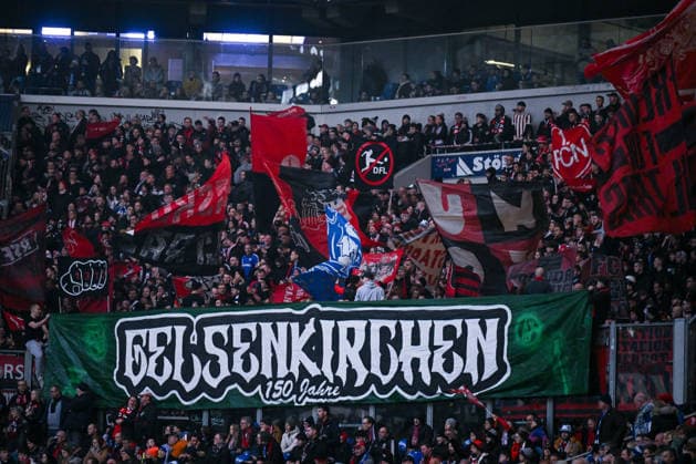 14 12 2025, Football, 2 Bundesliga, Season 2025 2026, Matchday 16, FC Schalke 04 1 FC Nuremberg, Guest fan 1 FC Nuremberg show banner Gelsenkirchen 150 years xRHR PHOTO YYx Copyright: KROEGER RHR-FOTOx RHR-FOTO YY