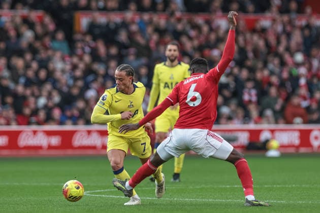 Premier League Nottingham Forest v Tottenham Hotspur Xavi Simons of Tottenham Hotspur is fouled by Ibrahim Sangare of Nottingham Forest during the Premier League match Nottingham Forest vs Tottenham Hotspur at City Ground, Nottingham, United Kingdom, 14th December 2025 (Photo by Mark Cosgrove News Images) Nottingham City Ground Nottinghamshire United Kingdom Copyright: xMarkxCosgrove NewsxImagesx