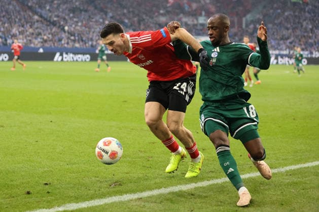 Luka Lochoshvili 1 FC Nuremberg and Christopher Antwi Adjei FC Schalke 04 at the match of the 2 Bundesliga season 2025 26 FC Schalke 04 1 FC Nuremberg Copyright Thomas Pakusch