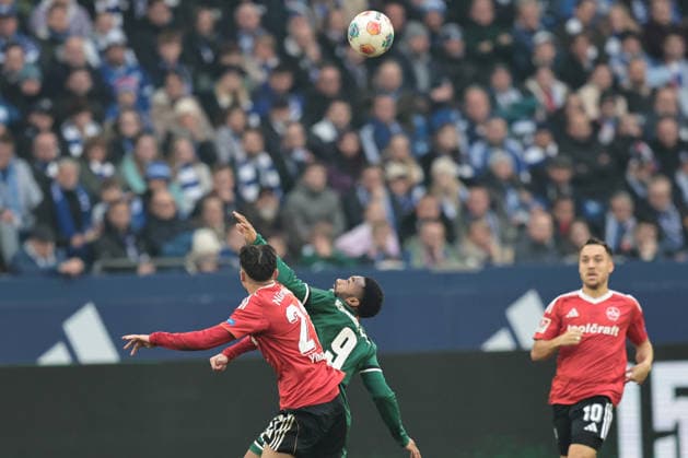 Berkay Yilmaz 1 FC Nuremberg and Moussa Sylla FC Schalke 04 at the match of the 2 Bundesliga season 2025 26 FC Schalke 04 1 FC Nuremberg Copyright Thomas Pakusch