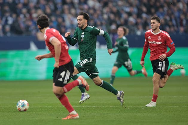Kenan Karaman FC Schalke 04 at the match of the 2 Bundesliga season 2025 26 FC Schalke 04 1 FC Nürnberg Copyright Thomas Pakusch