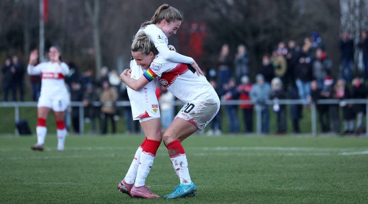 BAU 14 12 2025 Stuttgart womens soccer VfB Stuttgart vs SC Sand, Jana Beuschlein lifts Joy Castor VfB high