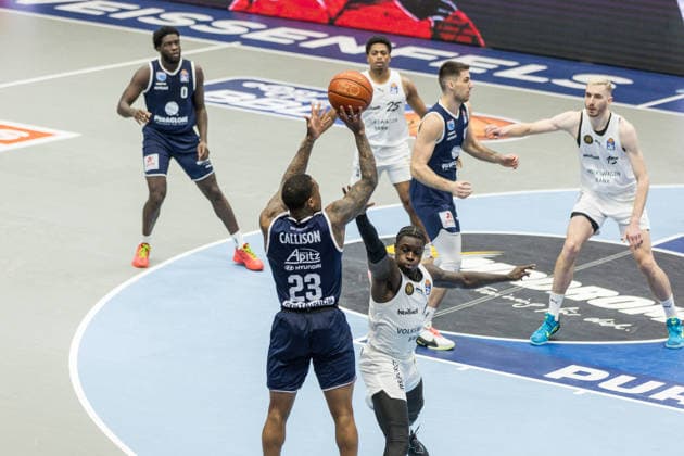 GER, easy Credit Basketball Bundesliga, Syntainics MBC Basketball Löwen Braunschweig 14 12 2025, Stadthalle, Weißenfels, GER, easy Credit Basketball Bundesliga, Syntainics MBC Basketball Löwen Braunschweig Charles Callison Syntainics MBC, 23 Â Photo Alexander Trienitz Weißenfels Stadthalle Sachsen Anhalt Germany