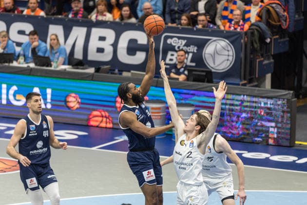 GER, easy Credit Basketball Bundesliga, Syntainics MBC Basketball Löwen Braunschweig 14 12 2025, Stadthalle, Weißenfels, GER, easy Credit Basketball Bundesliga, Syntainics MBC Basketball Löwen Braunschweig m13 , Benjamin Schröder Basketball Löwen Braunschweig, 2 Â Photo Alexander Trienitz Weißenfels Stadthalle Sachsen Anhalt Germany