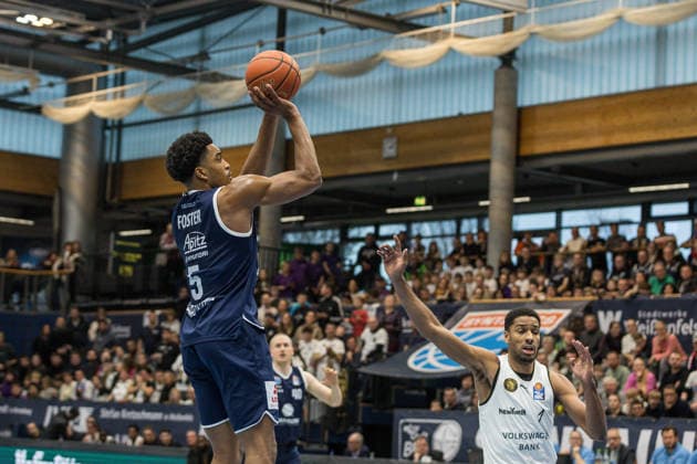 GER, easy Credit Basketball Bundesliga, Syntainics MBC Basketball Löwen Braunschweig 14 12 2025, Stadthalle, Weißenfels, GER, easy Credit Basketball Bundesliga, Syntainics MBC Basketball Löwen Braunschweig Marcus Foster Syntainics MBC, 5 Â Photo Alexander Trienitz Weißenfels Stadthalle Sachsen Anhalt Germany