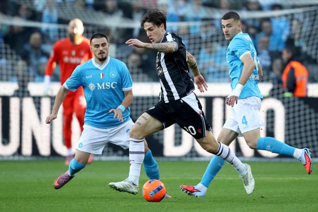 December 14, 2025, Udine: Udinese s NicolÃ² Zaniolo (C) contrasted by Napoli s Alessandro Buongiorno and Eljif Elmas (L) during the Italian Serie A soccer match Udinese Calcio vs SSC Napoli at the Friuli - Bluenergy Stadium in Udine, Italy, 14 December 2025. ANSA GABRIELE MENIS. Soccer: Serie A; Udinese Vs Napoli  - ZUMAa110 20251214_zaf_a110_044 Copyright: xGabrielexMenisx