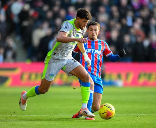 Crystal Palace v Manchester City Premier League Yeremi Pino of Crystal Palace and Matheus Nunes of Manchester City battle for the ball during the Premier League match at Selhurst Park, London 14 12 2025 UK Newspapers OUT Copyright: xMalcolmxFellx FIL-22637-0026