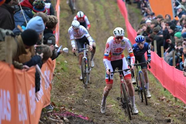 Belgian Michael Vanthourenhout pictured in action during the men s elite race of the Cyclocross World Cup, in Namur, Sunday 14 December 2025, stage 4 (out of 12) in the World Cup of the 2026-2027 season. DAVIDxPINTENS  x148832598x