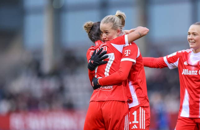 GER, Munich, FC Bayern Munich vs Hamburger SV, Google Pixel Womens Bundesliga, Football, DFB, Season 2025 2026, FC Bayern Campus, 13 Matchday, in the picture Lea Schüller Bayern Munich 11 , Goal, joy, jubilation and emotion, 6 0 DFB DFL REGULATIONS PROHIBIT ANY USE OF PHOTOGRAPHS AS IMAGE SEQUENCES AND OR QUASI VIDEO, 14 12 2025 Copyright: HMBxMedia HendrikxHamelau