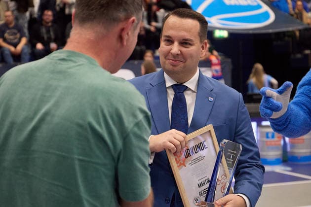 Martin Geissler MBC, Manager , Preis der Sportjournalisten, Syntainics MBC vs Basketball Löwen Braunschweig, Basketball, Bundesliga, Maenner, Saison 2025 26, 10 Spieltag, 14 12 2025 Weissenfels Stadthalle Sachsen Anhalt Germany