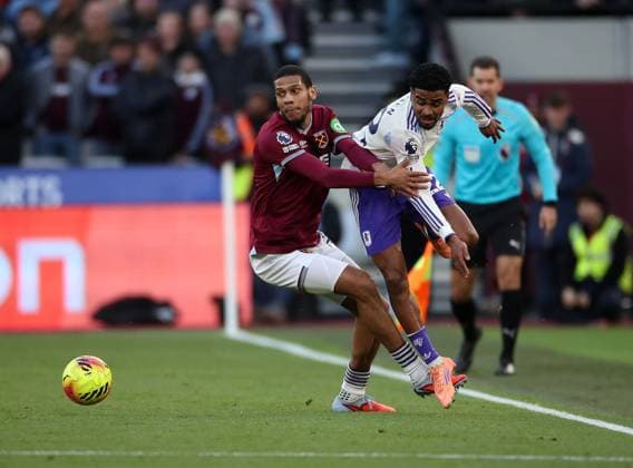 Ian Maatsen of Aston Villa and Jean-Clair Todibo of West Ham United compete for the ball West Ham United v Aston Villa, Football, Premier League, London Stadium, London, UK, 14 12 25 EDITORIAL USE ONLY No use with unauthorised audio, video, data, fixture lists (outside the EU), club league logos or live services. Online in-match use limited to 45 images (+15 in extra time). No use to emulate moving images. No use in betting, games or Copyright: xAnthonyxHanc Shutterstockx 16104760ak