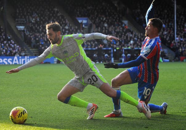 Football - 2025 2026 Premier League - Crystal Palace vs Manchester City - Selhurst Park- Sunday 14th December 2025 Bernardo Silva of Manchester City and Jeremy Pino of Palace 