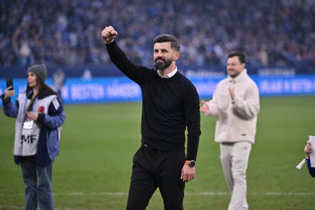 Jubel Trainer Miron Muslic FC Schalke 04 14 12 2025, Fußball 2 Bundesliga, Saison 2025 2026, 16 Spieltag, FC Schalke 04 1 FC Nürnberg DFL regulations prohibit any use of photographs as image sequences and or quasi video Gelsenkirchen Veltins Arena Nordrhein Westfalen Germany Team2