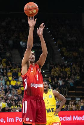 GER, Basketball, easy Credit BBL, EWE Baskets Oldenburg vs FC Bayern München Basketball 14 12 2025, EWE Arena, Oldenburg, GER, easy Credit BBL, EWE Baskets Oldenburg vs FC Bayern München Basketball, in the picture at the free throw Oskar DA SILVA FC Bayern München Basketball 1 nordphotoxgmbhx xRojahn nph00310