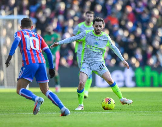 Crystal Palace v Manchester City Premier League Bernardo Silva of Manchester City in possession during the Premier League match at Selhurst Park, London 14 12 2025 UK Newspapers OUT Copyright: xMalcolmxFellx FIL-22637-0040