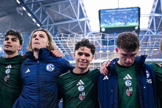 14 12 2025, Football, 2 Bundesliga, Season 2025 2026, Matchday 16, FC Schalke 04 1 FC Nürnberg, Mertcan Ayhan FC Schalke 04 , Mika Wallentowitz FC Schalke 04 , Soufiane El Faouzi FC Schalke 04 , Vitalie Becker FC Schalke 04 xRHR PHOTO YYx Copyright: KROEGER RHR-FOTOx RHR-FOTO YY