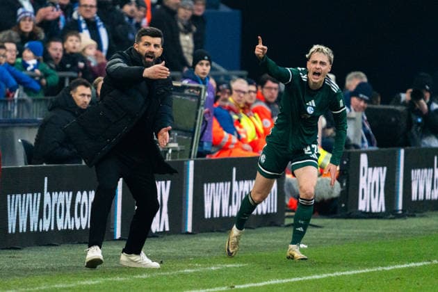 Germany 2 Bundesliga 2025 26, 14 Matchday FC Schalke 04 vs 1 FC Nürnberg 14 12 2025 Veltins Arena Gelsenkirchen, North Rhine-Westphalia Miron Muslic Schalke 04, Coach Finn Porath Schalke 04, 27 Copyright: xCelinaxLeiersx