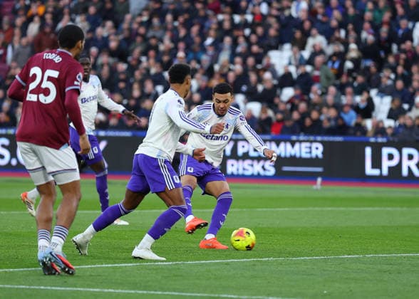 14th December 2025; London Stadium, London, England; Premier League Football, West Ham United versus Aston Villa; Morgan Rogers of Aston Villa scoring his sides 2nd goal in the 49th minute to make it 2-2  JohnxPatrickxFletcher