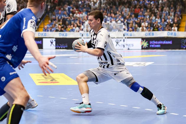 14 12 2025, xKWIx, Handball, Daikin Handball Bundesliga Daikin HBL , TBV Lemgo Lippe THW Kiel, PHOENIX CONTACT arena Elias Ellefsen a Skipagotu THW Kiel 71 Photo xKamilxWilkowskixPressefotoKochx NRW Germany