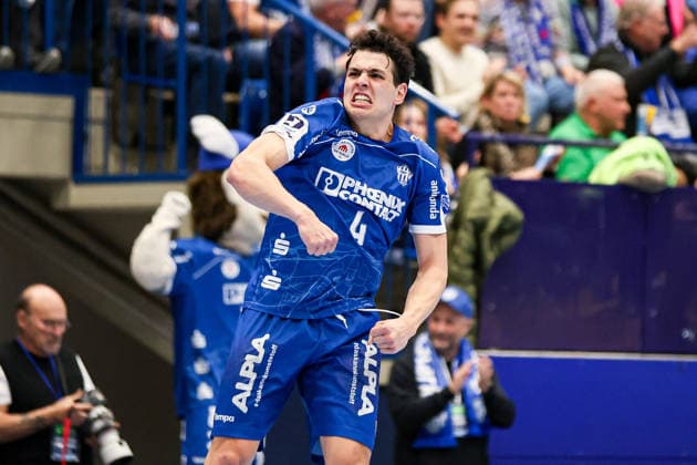 14 12 2025, xKWIx, Handball, Daikin Handball Bundesliga Daikin HBL , TBV Lemgo Lippe THW Kiel, PHOENIX CONTACT arena Goal celebration after the goal by Samuel Zehnder TBV Lemgo Lippe 4 Photo xKamilxWilkowskixPressefotoKochx NRW Germany
