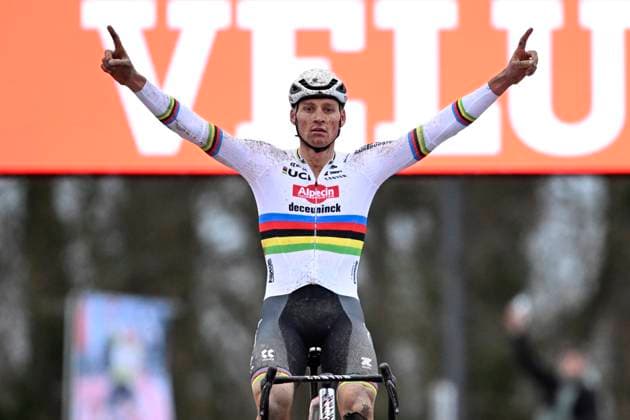 UCI Cyclocross World Cup 2025-2026 Namur NAMUR, BELGIUM - DECEMBER 14 : Van der Poel Mathieu (NED) of Alpecin-Deceuninck wins during the 4th leg of the Namur UCI Cyclocross World Cup 2025-2026 a cyclocross race for Men Elite on December 14, 2025 in Namur, Belgium, 14 12 2025 ( Namur Belgium  Copyright: xTomasxSiskx