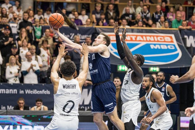GER, easy Credit Basketball Bundesliga, Syntainics MBC Basketball Löwen Braunschweig 14 12 2025, Stadthalle, Weißenfels, GER, easy Credit Basketball Bundesliga, Syntainics MBC Basketball Löwen Braunschweig Spencer Reaves Syntainics MBC, 31 Â Photo Alexander Trienitz Weißenfels Stadthalle Sachsen Anhalt Germany