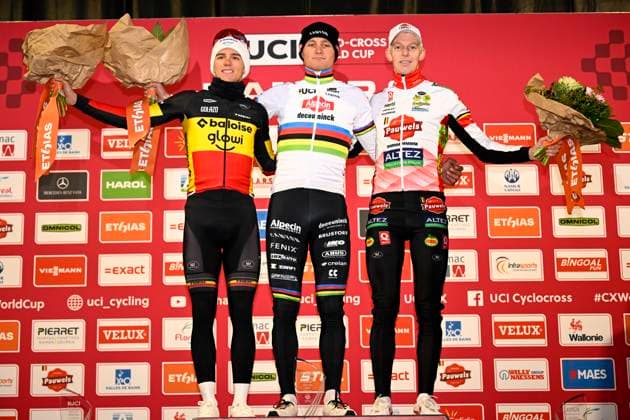 UCI Cyclocross World Cup 2025-2026 Namur NAMUR, BELGIUM - DECEMBER 14 : Nys Thibau (BEL) of Baloise Glowi Lions, Van der Poel Mathieu (NED) of Alpecin-Deceuninck and Vanthourenhout Michael (BEL) of Pauwels Sauzen-Altez IndustrieBouw Cycling Team pictured during the podium ceremony of the 4th leg of the Namur UCI Cyclocross World Cup 2025-2026 a cyclocross race for Women Elite on December 14, 2025 in Namur, Belgium, 14 12 2025 ( Namur Belgium  Copyright: xTomasxSiskx