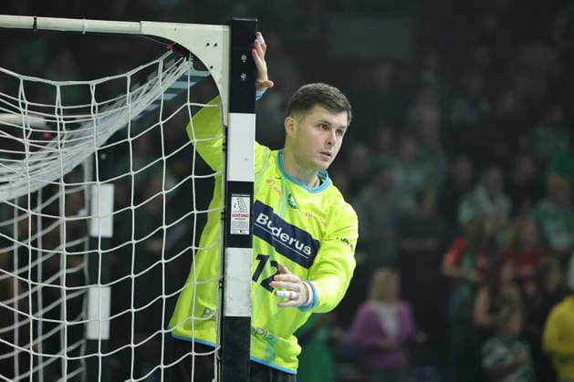 Goalkeeper Anadin Suljakovic Upper body action Sport Handball HBL Bundesliga Men 17 Matchday Season 2025 2026 14 12 2025 Füchse Berlin vs HSG Wetzlar
