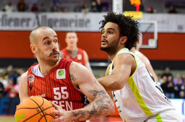 Simon Krajcovic, Rayshawn Mart 2 Bundesliga Pro A, Matchday 12, 46ers, Basketball, Basketball season 2025 2026, BBL, Germany, Gießen 46ers BBC Bayreuth, Gießen in red, Men, Bayreuth white