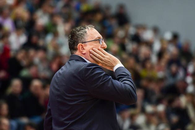 Branislav Ignjatovic 2 Bundesliga Pro A, Matchday 12, 46ers, Basketball, Basketball season 2025 2026, BBL, Germany, Gießen 46ers BBC Bayreuth, Gießen in red, Men, Bayreuth white
