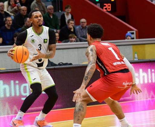 Rayshawn Mart, Daniel Norl 2 Bundesliga Pro A, Matchday 12, 46ers, Basketball, Basketball season 2025 2026, BBL, Germany, Gießen 46ers BBC Bayreuth, Gießen in red, Men, Bayreuth white