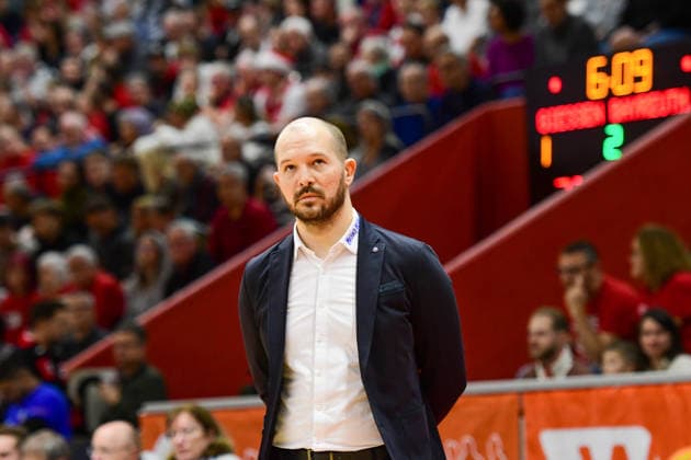 Florian Wedell, Coach BBC 2 Bundesliga Pro A, Matchday 12, 46ers, Basketball, Basketball season 2025 2026, BBL, Germany, Gießen 46ers BBC Bayreuth, Gießen in red, Men, Bayreuth white
